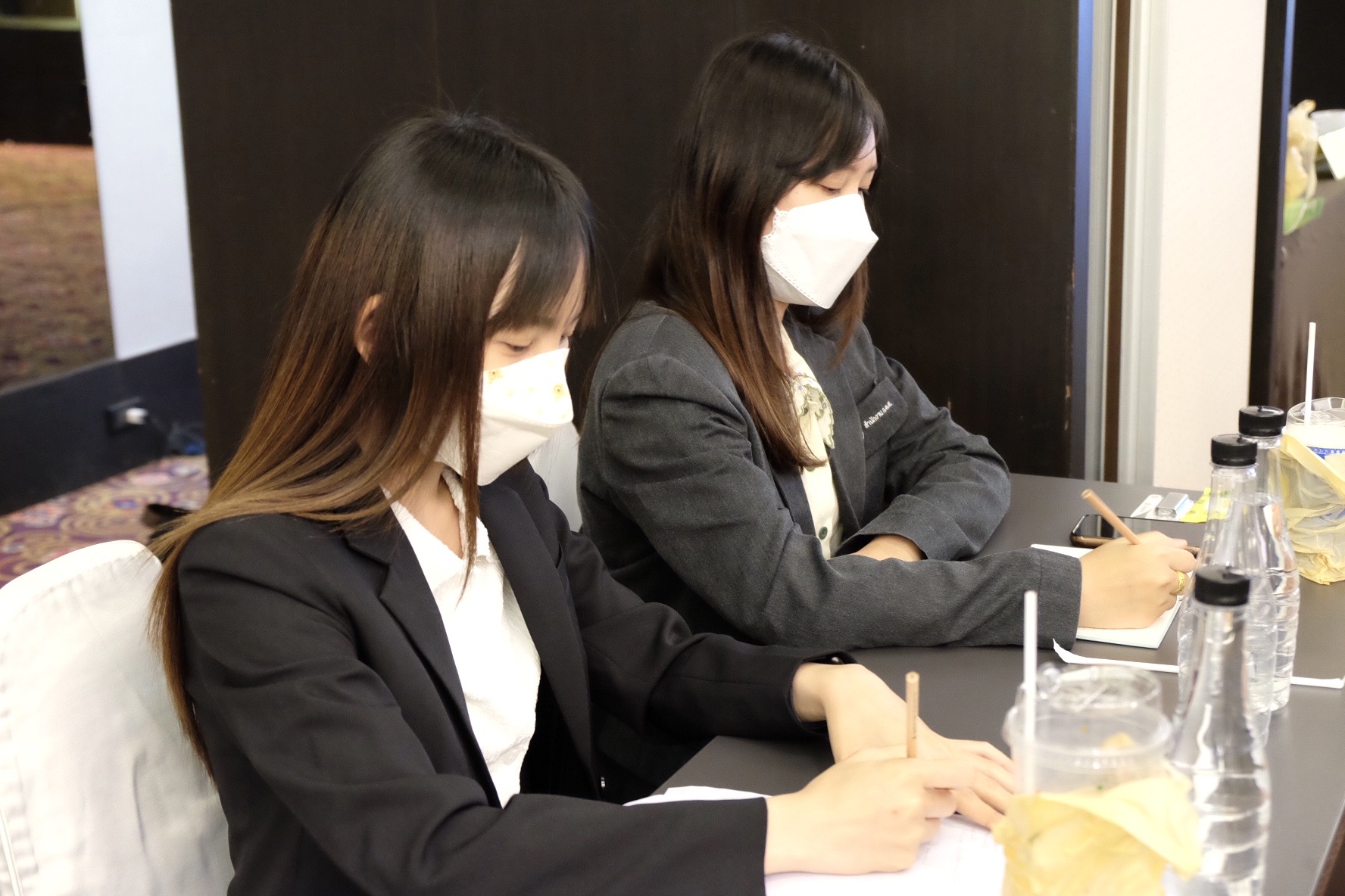 23