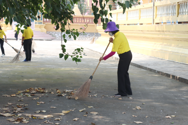 33 2