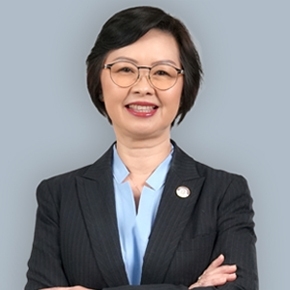 นางอัญสุชา พงศ์พัฒนพาณิชย์
